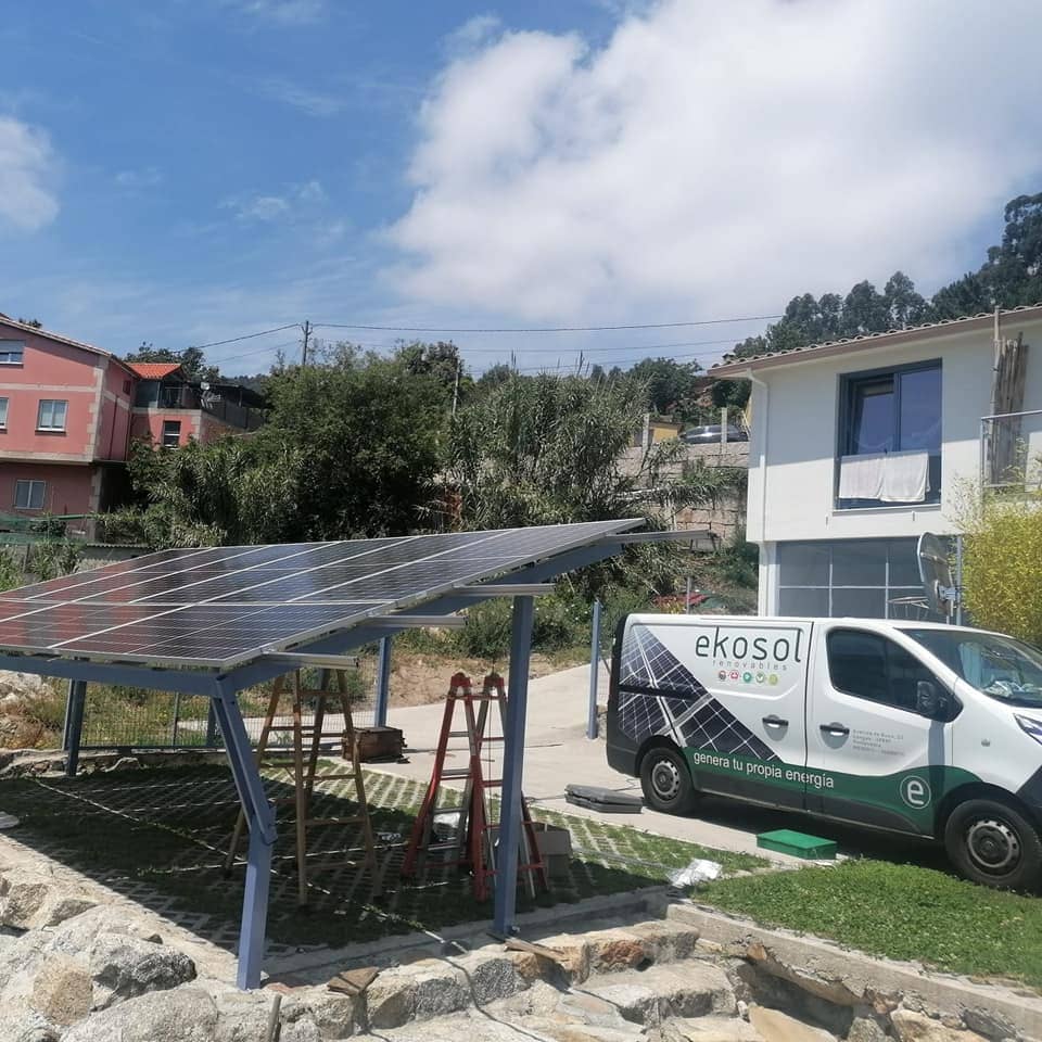 intalacion fotovoltaica en galicia con marquesina